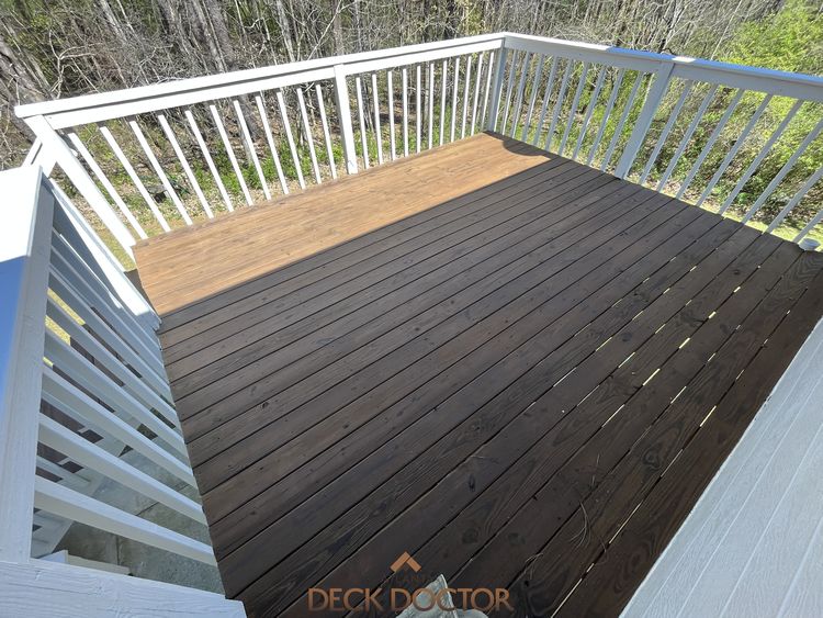Two Tone Deck Smoke Rise Ga Two Tone Deck Project In Smoke Rise Georgia. Rails, Spindles Match Home Trim Color. Floor Stained In Contrasting Brown Transparent Stain.